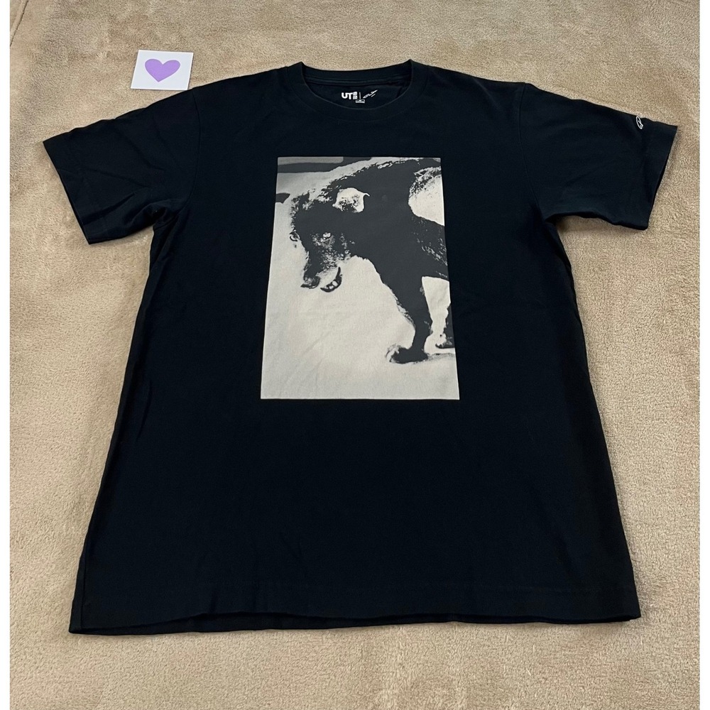 Uniqlo T-shirt size XS Black Dazoe Graphic Print Short Sleeve NO FAB TAG-EUC